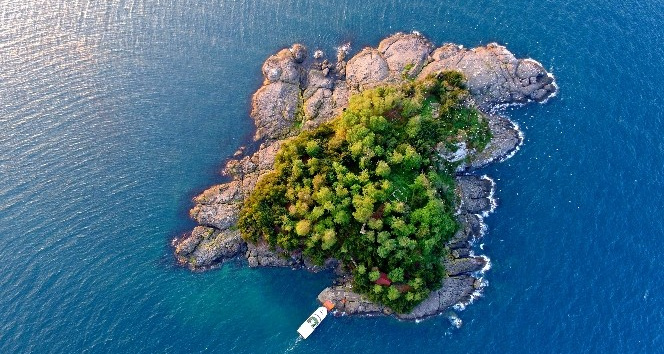 Karadeniz`in yaanlabilir tek adas ziyaretilerini arlamaya yeniden balad