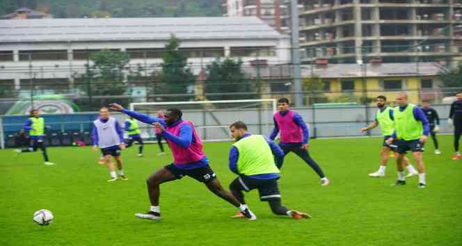 Yannick Bolasie: Bir ma kazanp nmze bakmamz gerekiyor,