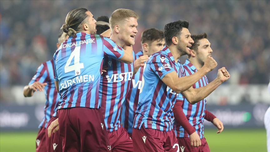 Trabzonspor`dan tarihi puan